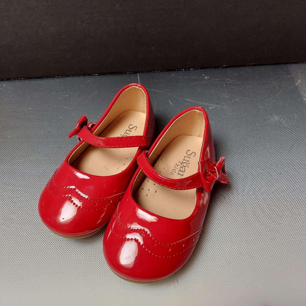 Red patent sugar kids dress shoes sz 6